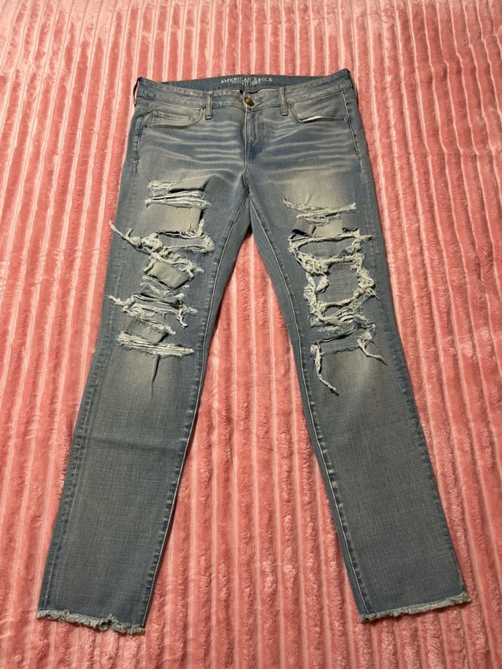 American Eagle Outfitters Distressed Light Blue Women's Ripped Skinny Jeans